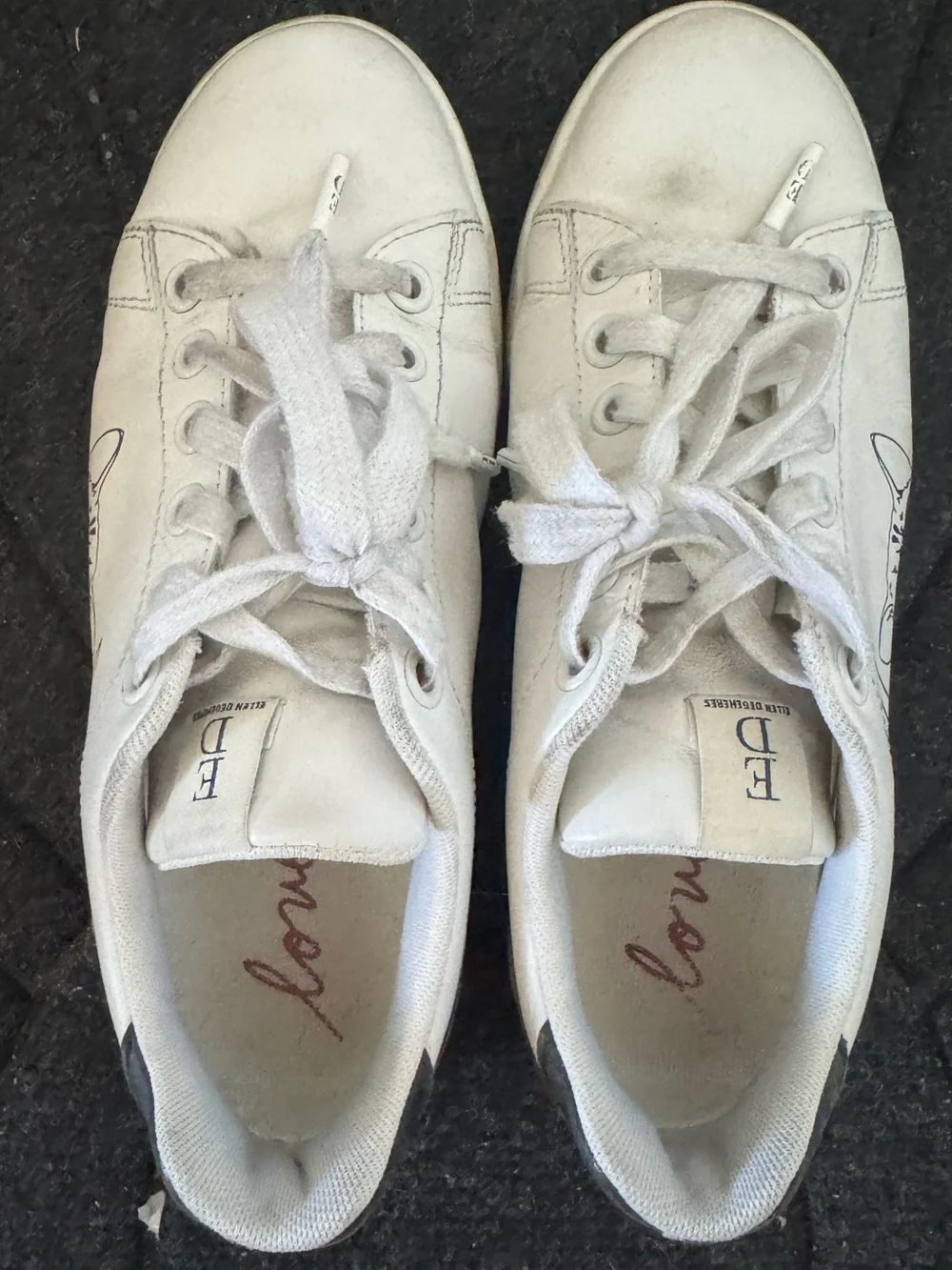 ED Ellen DeGeneres peeking Cat White & Black Low-Top Sneakers - Size 6/36 - Fair